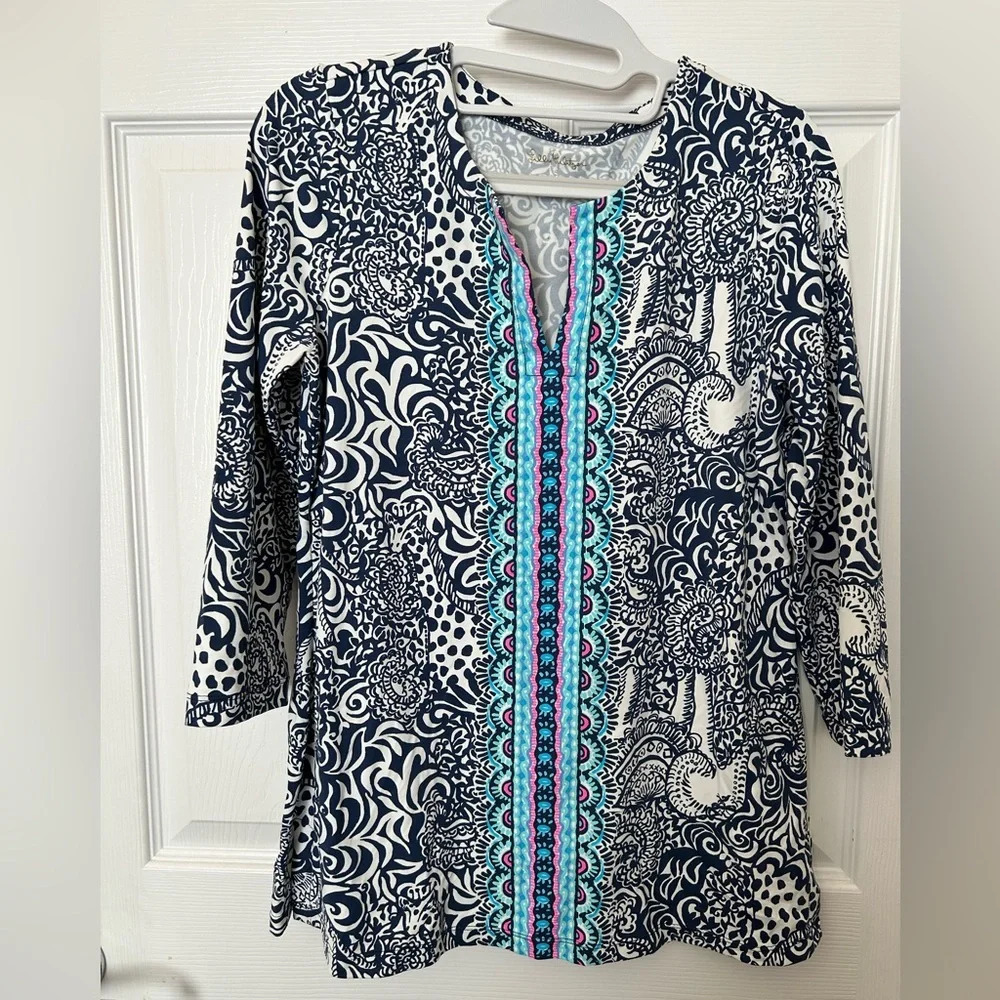 ! EUC LILLY PULITZER SIZE LARGE KARINA TUNIC TOP *CHILLYLILLY* TRUE NAVY U…